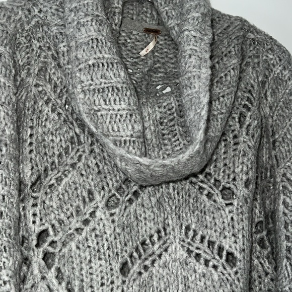 FREE PEOPLE KNIT SWEATER SIZE MED 🌺💝 - Picture 6 of 7